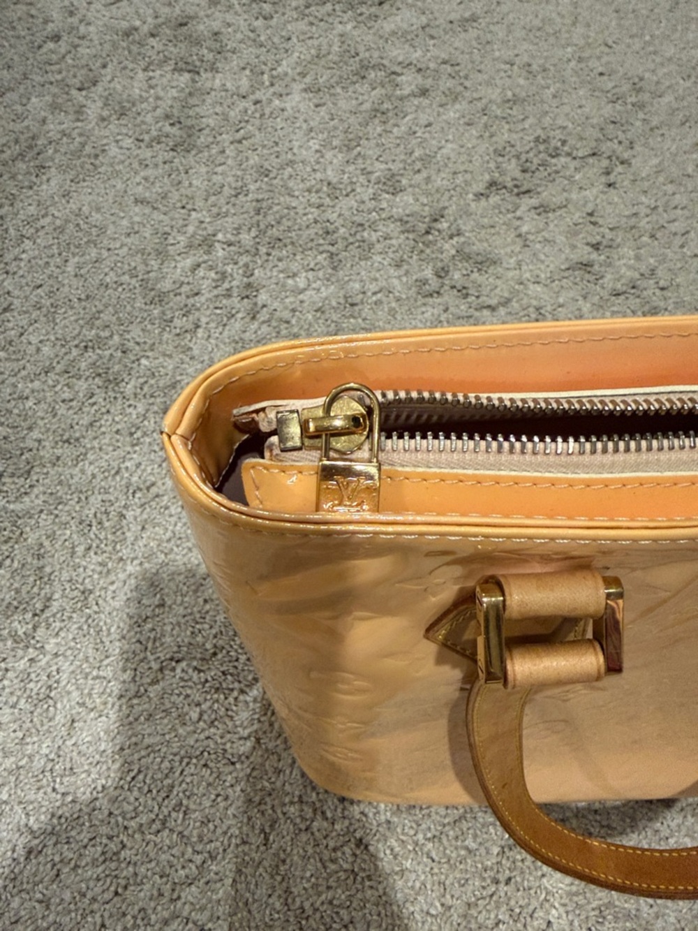 Louis Vuitton Vernis Houston Tote with Tan Handles - Picture 3 of 16